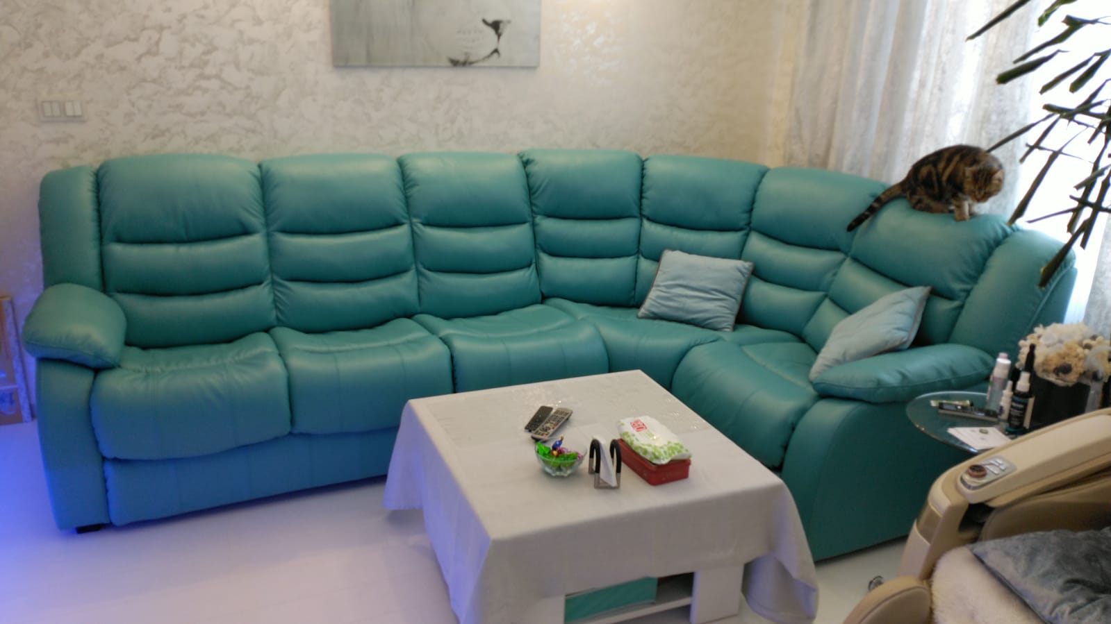 Перетяжка дивана на дому. Русско-Высоцкое