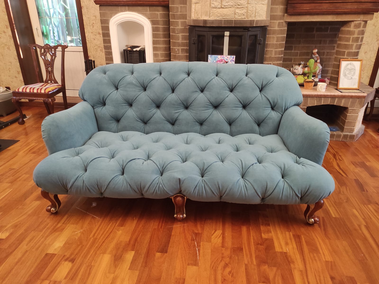 Перетяжка дивана. Русско-Высоцкое