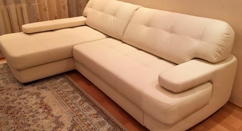 Обивка углового дивана.  Русско-Высоцкое